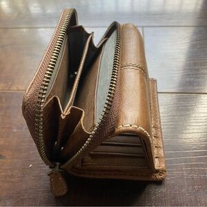 Roots Tan Leather Wallet with Zipper